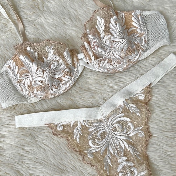 Y2K Victoria’s Secret Lingerie Set - Picture 1 of 5